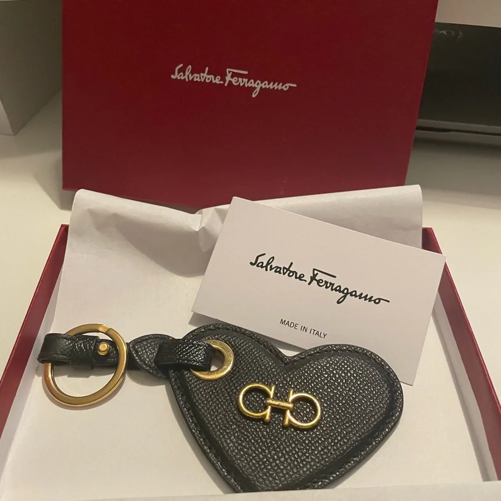 Salvatore ferragamo leather key ring